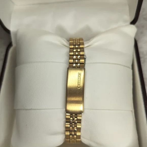 Vintage Wittnauer Laureate, model# KW 4508 Swiss 9565. Vintage Wittnauer Laureate, model# KW 4508 Swiss 9565 main image 2